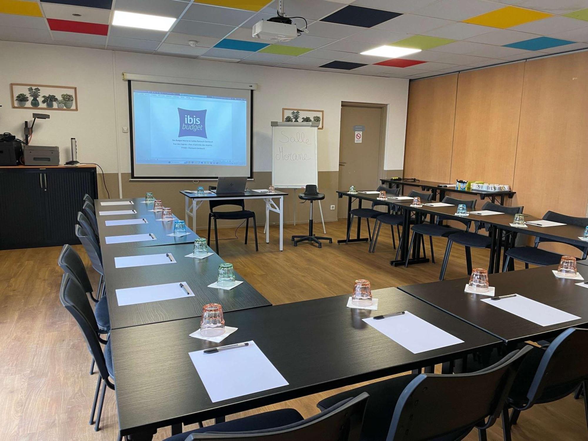 Ibis Budget Marne La Vallee Pontault Combault 외부 사진