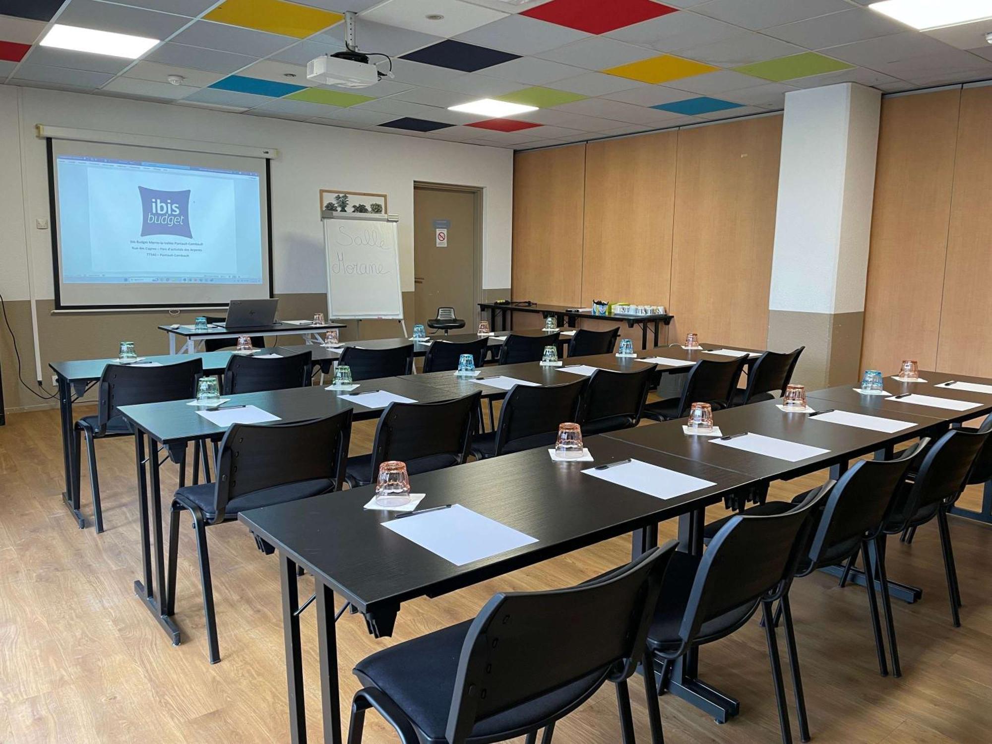 Ibis Budget Marne La Vallee Pontault Combault 외부 사진
